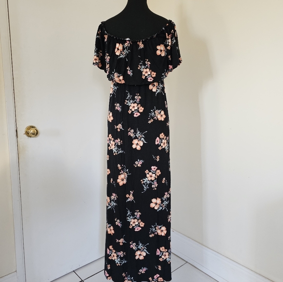 Floral Off the Shoulder Black Maxi Dress - Picture 2 of 16
